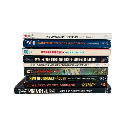 Vtg Paranormal UFO Book Lot Buckminster Fuller Kirlian Aura 1960s 1970s Sci-Fi - Picture 2 of 8